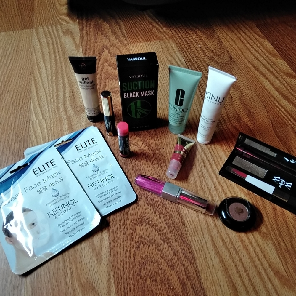 Makeup bundle - Picture 4 of 7